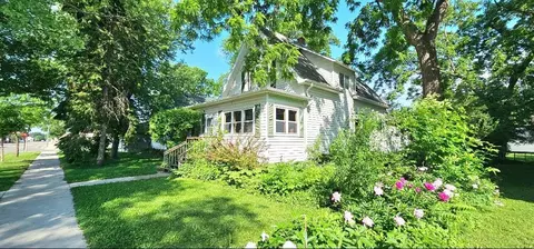 Exterior - 205 E 6th St, Morris, MN 56267 photo 9 of 10