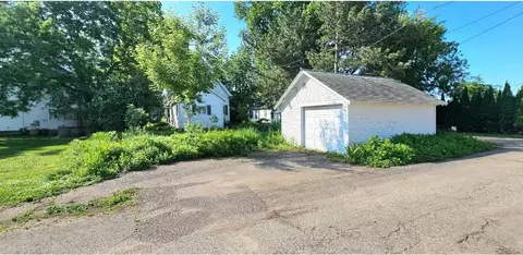 Exterior - 205 E 6th St, Morris, MN 56267 photo 8 of 10