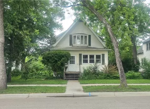 Exterior - 205 E 6th St, Morris, MN 56267 photo 3 of 10