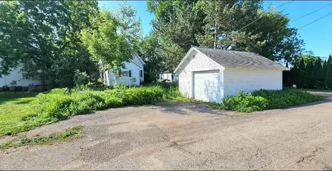 Exterior - 205 E 6th St, Morris, MN 56267 photo 2 of 10