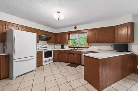 Kitchen - 755 3rd Ave NW, Milaca, MN 56353 photo 2 of 2