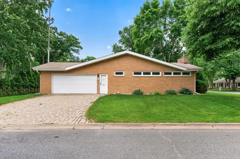 Exterior - 755 3rd Ave NW, Milaca, MN 56353 photo 3 of 5