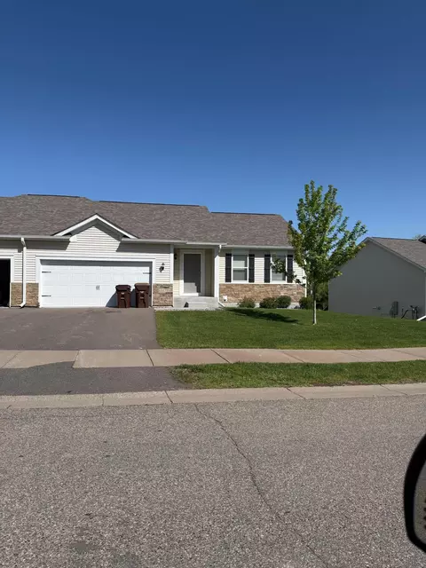 1027 White Tail Ln, Montrose, MN 55363