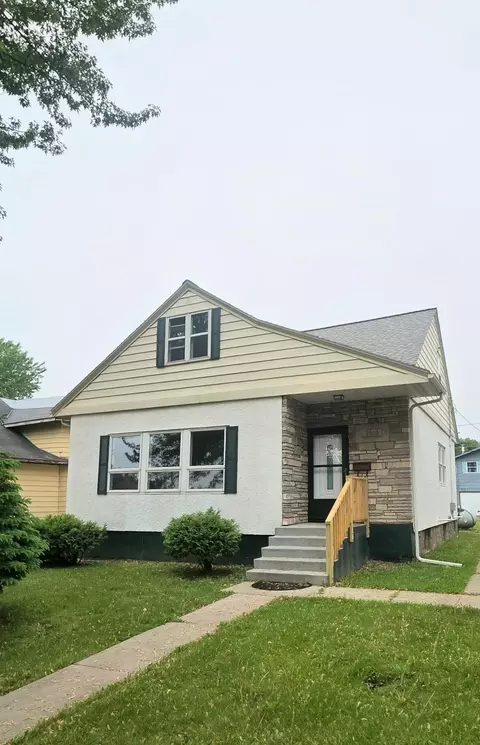 2613 3rd Ave W, Hibbing, MN 55746