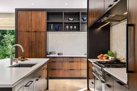 Kitchen - 1058 E Circle Dr, Wayzata, MN 55391 photo 3 of 6