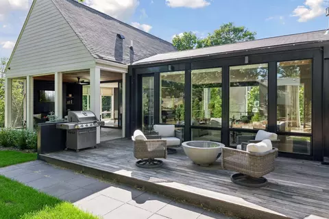 Exterior - 1058 E Circle Dr, Wayzata, MN 55391 photo 5 of 8