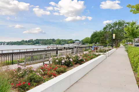 View/Area - 1058 E Circle Dr, Wayzata, MN 55391 photo 3 of 4