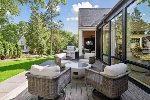 Exterior - 1058 E Circle Dr, Wayzata, MN 55391 photo 6 of 8