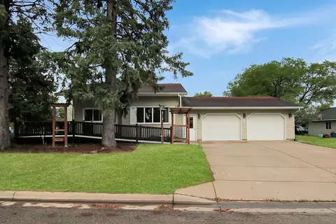 Exterior - 709 9th Ave NE, Brainerd, MN 56401 photo 4 of 10