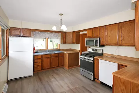 Kitchen - 709 9th Ave NE, Brainerd, MN 56401 photo 1 of 2