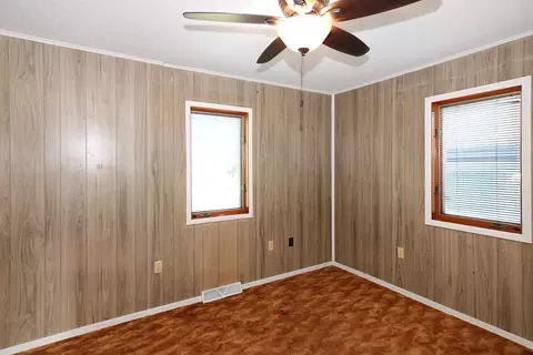 Bedroom - 709 9th Ave NE, Brainerd, MN 56401 photo 3 of 4