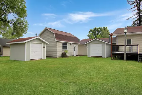 Exterior - 709 9th Ave NE, Brainerd, MN 56401 photo 2 of 10