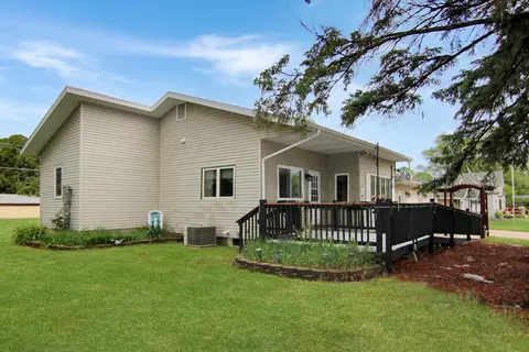 Exterior - 709 9th Ave NE, Brainerd, MN 56401 photo 1 of 10