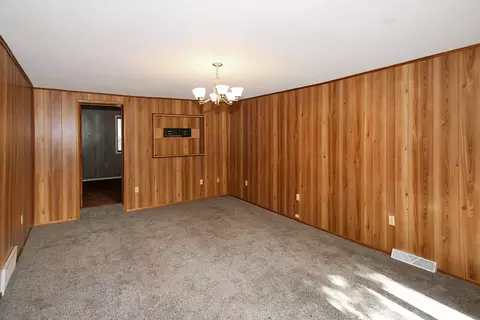 Living - 709 9th Ave NE, Brainerd, MN 56401 photo 1 of 2