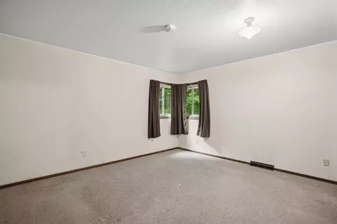 Bedroom - 903 Circle Dr, Buffalo, MN 55313 photo 2 of 6