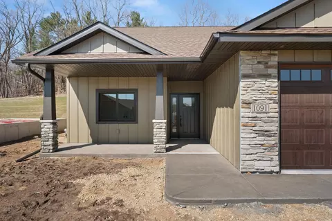 1091 Legend Ln, River Falls, WI 54022