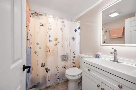 Bath - 1490 Rainbow Ave, Maple Plain, MN 55359 photo 2 of 2