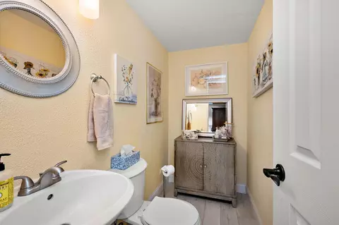 Bath - 1490 Rainbow Ave, Maple Plain, MN 55359 photo 1 of 2