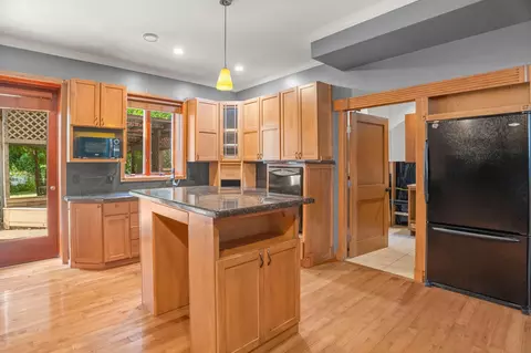 Kitchen - 2981 Pilot Knob Rd, Eagan, MN 55121 photo 4 of 6
