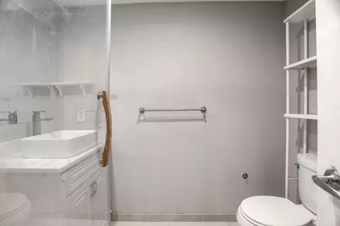 Bath - 2981 Pilot Knob Rd, Eagan, MN 55121 photo 8 of 9