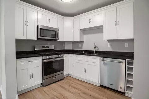 Kitchen - 2981 Pilot Knob Rd, Eagan, MN 55121 photo 6 of 6