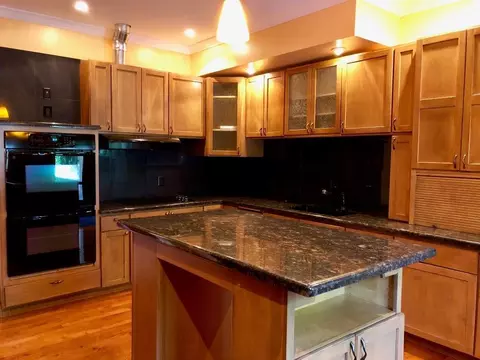 Kitchen - 2981 Pilot Knob Rd, Eagan, MN 55121 photo 2 of 4