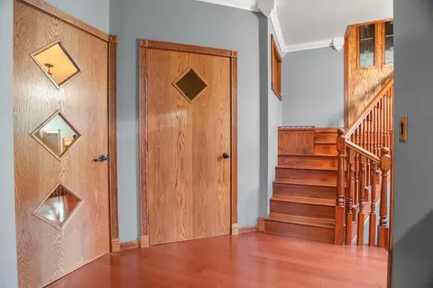 Entry Way - 2981 Pilot Knob Rd, Eagan, MN 55121 photo 2 of 8