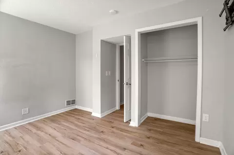 Bedroom - 2981 Pilot Knob Rd, Eagan, MN 55121 photo 6 of 12