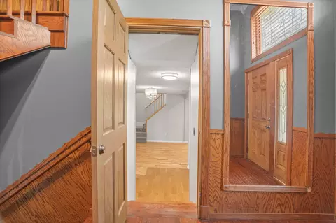 Entry Way - 2981 Pilot Knob Rd, Eagan, MN 55121 photo 7 of 8