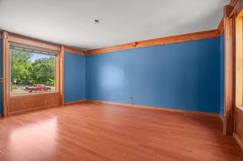 Living - 2981 Pilot Knob Rd, Eagan, MN 55121 photo 1 of 12