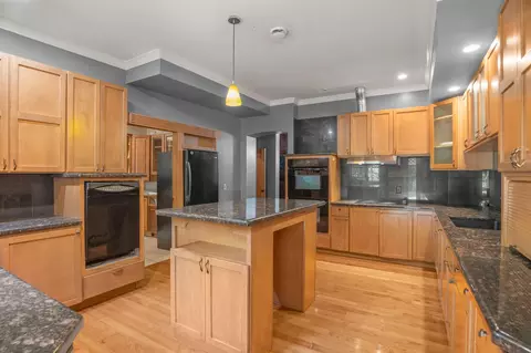 Kitchen - 2981 Pilot Knob Rd, Eagan, MN 55121 photo 3 of 6