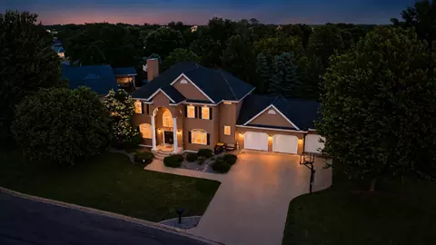 504 Northwood Dr, Redwood Falls, MN 56283