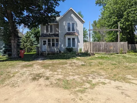 53938 269th St, Lansing, MN 55950
