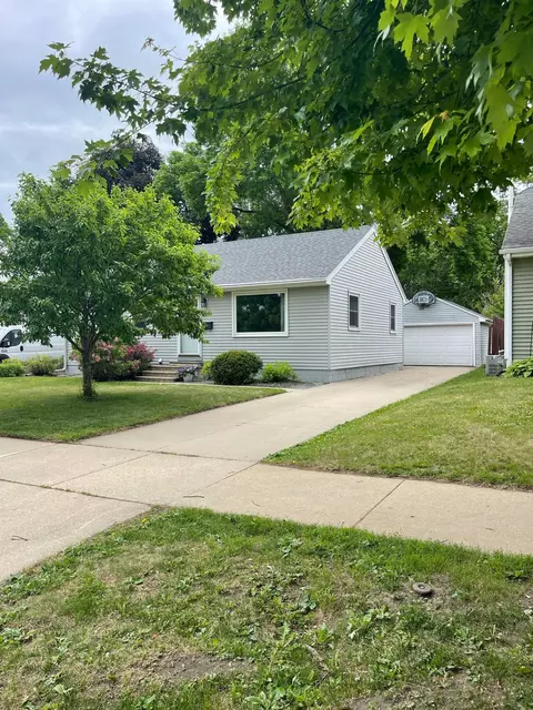 3904 7th Pl NW, Rochester, MN 55901