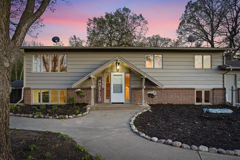5075 Big Woods Blvd, Chaska, MN 55318