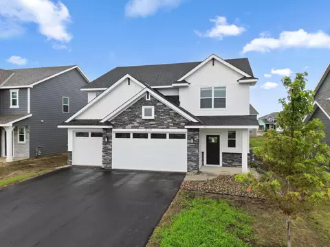 18325 Gladiator Dr, Lakeville, MN 55044