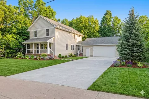3477 Lyric Ave, Wayzata, MN 55391