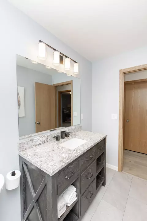 Bath - 2715 33rd St S, Fargo, ND 58103 photo 8 of 8