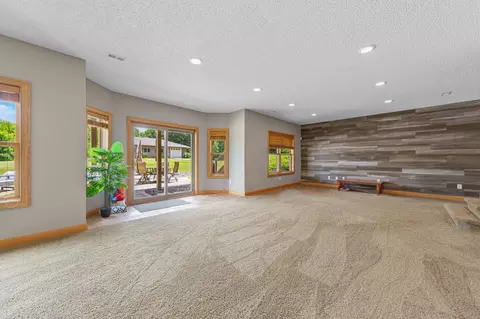 Living - 11205 Circle Lake Ln, Faribault, MN 55021 photo 10 of 11