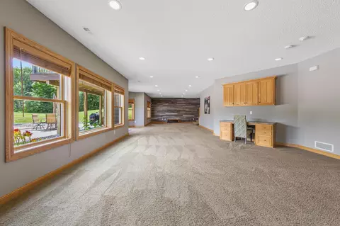 Living - 11205 Circle Lake Ln, Faribault, MN 55021 photo 8 of 11