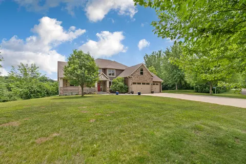 Exterior - 11205 Circle Lake Ln, Faribault, MN 55021 photo 3 of 18
