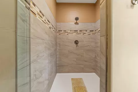 Bath - 11205 Circle Lake Ln, Faribault, MN 55021 photo 2 of 9