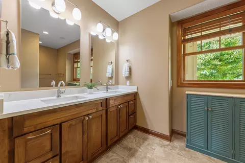 Bath - 11205 Circle Lake Ln, Faribault, MN 55021 photo 3 of 9