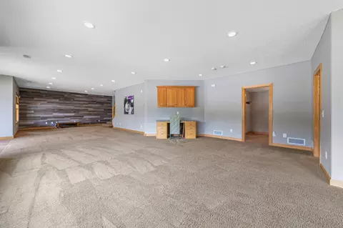 Living - 11205 Circle Lake Ln, Faribault, MN 55021 photo 11 of 11