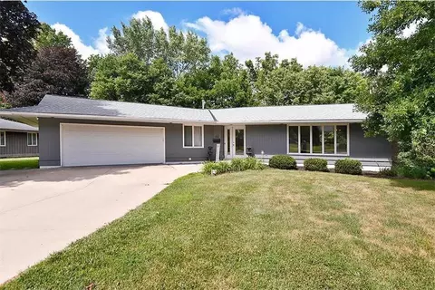 612 7th Ave SW, Faribault, MN 55021