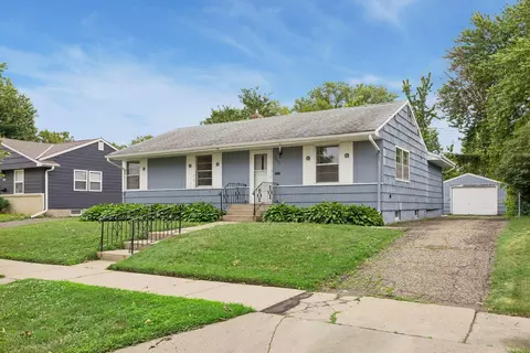 2002 Worcester Ave, Saint Paul, MN 55116