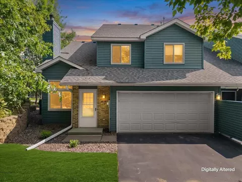 4856 Helena Ln N #12, Oakdale, MN 55128