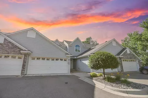 9818 Palm St NW, Coon Rapids, MN 55433
