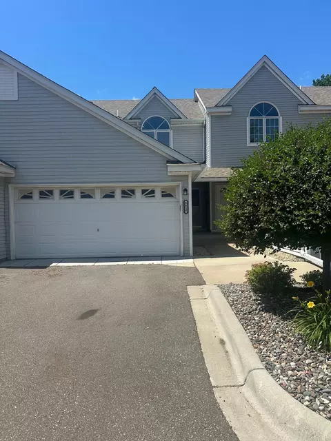 9818 Palm St NW, Coon Rapids, MN 55433