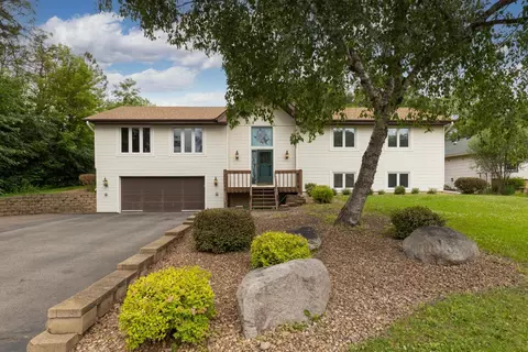 13789 Holyoke Ln, Apple Valley, MN 55124
